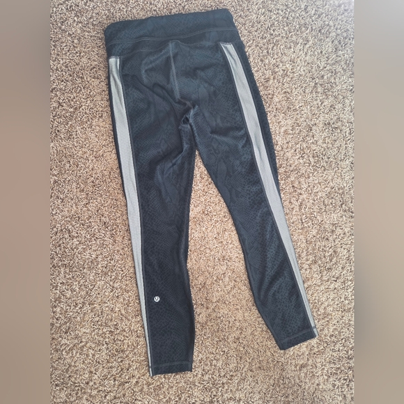 Lululemon Athletica Dark Gray Patterned Leggings - Picture 7 of 11